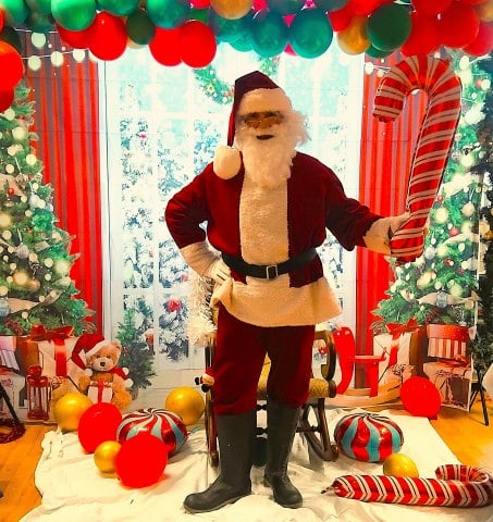 santa-19-1224-4-e.jpg