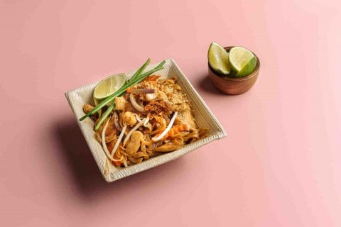 fan-thai-sticks-food-website-6-sukhumvit-pad-thai.jpg