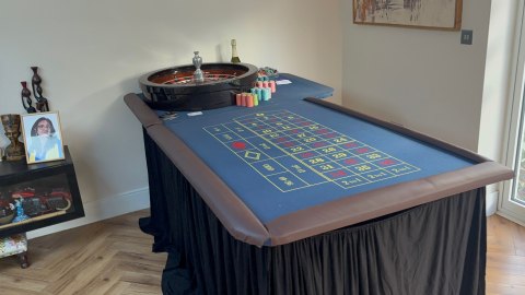 rouleet-skirted.jpg