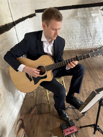 chris-wedd-photo-fingerstyle.jpg
