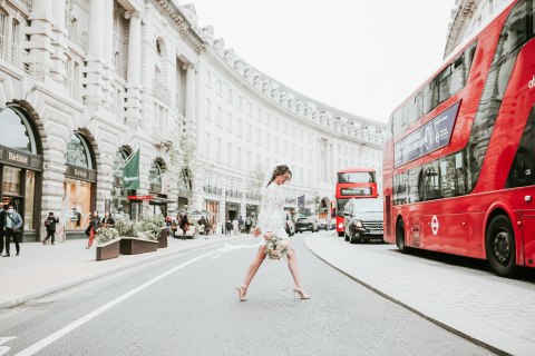 london-city-bride-short-wedding-dress-red-double-decker-bus.jpg