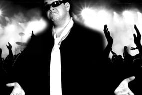 The Showbiz Factory Find and Hire Singers For Your Event Profile 1
