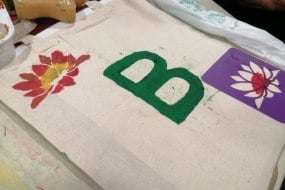 Vintage Looks - Paint a Bag