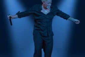 Tony Scarth is Sir Tom Jones 
