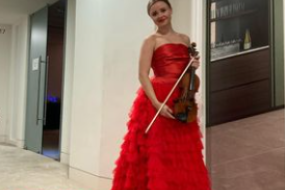 Abbie James Violin Classical Musician Hire Profile 1