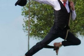 Pendragon Circus Trapeze Artists Profile 1