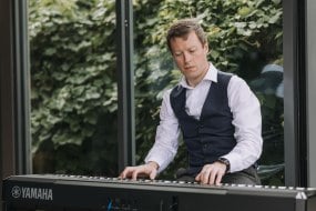 Robbie Roberts Wedding Pianist undefined Profile 1