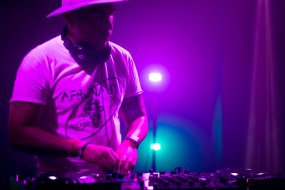 Jo Cruz- DJ DJs Profile 1