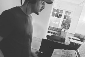 DJ Lee Smart Mobile Disco Hire Profile 1