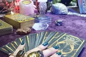 Mari Lon Tarot Palm Reader & Tarot Reader Profile 1