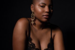 Noelle Vaughn Hire a Portrait Photographer Profile 1