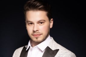 Ryan G - Singer, Saxophone & DJ Find and Hire Singers For Your Event Profile 1