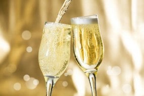 Hitch 'n' Hop Mobile Drinks Prosecco Van
Hire Profile 1