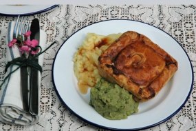 Little Piggies Catering Find your perfect wedding caterer Profile 1