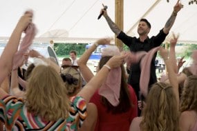 Steve Michaels Hire Singing Waiters Profile 1