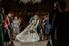 Laura J Clowes Photography Wedding Photographers Profile 1
