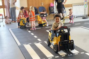 Busy Builders Educational Entertainers Profile 1