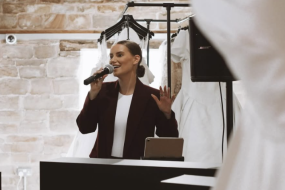 Scarlett Dickinson Hire Professional Pianists Near You Profile 1
