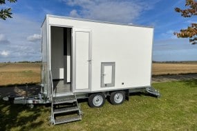 premierplus toilet hire Luxury Loo Hire Profile 1