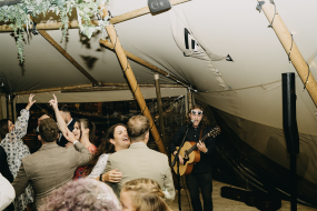 Connor Peploe Acoustic Wedding Entertainers for Hire Profile 1