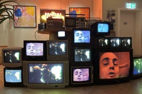 World Famous Screen Team Alternative Bands Profile 1