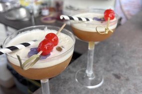 Bucks & Fizz Mobile Horsebox Bar Mobile Cocktail Making Classes Profile 1