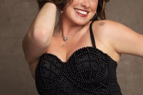 Amy Putt Singer Wedding Entertainers for Hire Profile 1