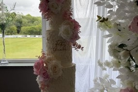 Mobitcakes Wedding Cakes Profile 1