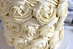 Hetty’s Cake Creations Wedding Doughnuts Profile 1