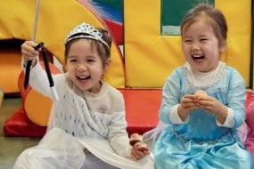 Smile with Sarah Children's Magicians Profile 1