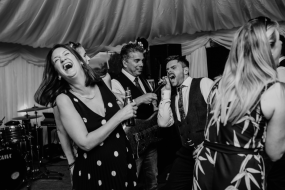 DL Entertainments Function Band Hire Profile 1