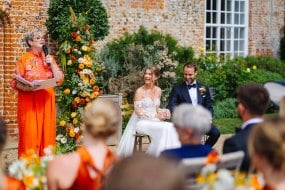 Celebrant Tamara Burgess Celebrant
Hire Profile 1