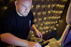 Big & Small Discos by DJ Dan Bands and DJs Profile 1