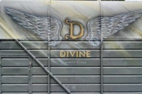 Divine Gin Horsebox Bar Hire Profile 1