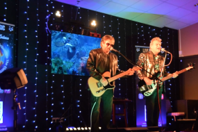 The Peachey & Day Experience Tribute Acts Profile 1