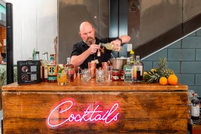 Sip 'n' Swig Mobile Gin Bar Hire Profile 1