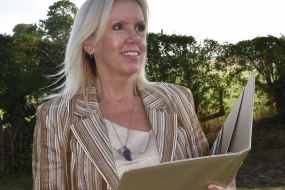 Leigh The Celebrant Celebrant
Hire Profile 1