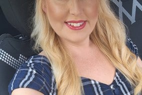 Hannah Lou Singer Party
Entertainers Profile 1