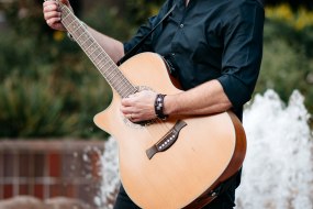 Phil Short Acoustic Musician Hire Profile 1