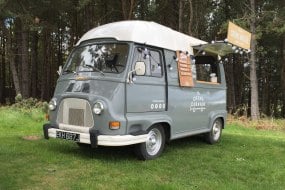 The Crema Caravan- Crème Brûlée van Crepes Vans Profile 1