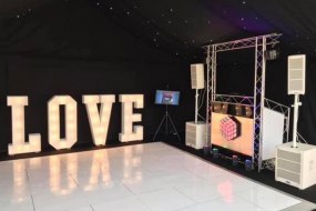 Party Poppers Entertainment  Photo Booth Hire Profile 1