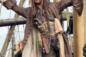 Captain Jack Sparrow look-alike 