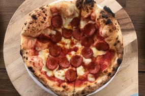 Pizzalola Food Van Hire Profile 1