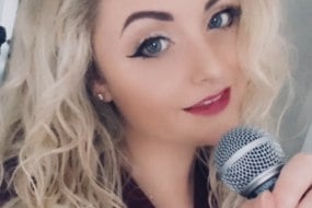 Laura Nicole Vocalist Wedding Entertainers for Hire Profile 1