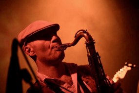 The Ian Thomson Quintet Hire Jazz Singer Profile 1