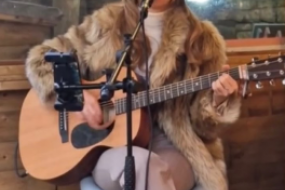 Amber Heywood Music Wedding Entertainers for Hire Profile 1