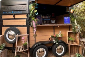 Ariamenta Horsebox Bar Hire  Profile 1