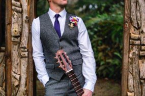 Simon Howe Solo Guitarist  Musician Hire Profile 1