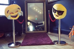 Clique Out Photo Booth Hire & Events Magic Mirror Hire Profile 1