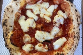 Crusty Kitchen Pizzeria Pizza Van Hire Profile 1